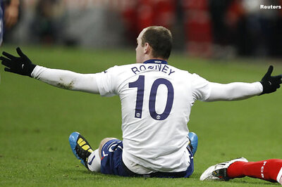 Ferguson not prepared to risk Rooney versus Bayern