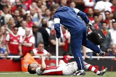 Arsenal defender Mathieu Debuchy out for 3 months
