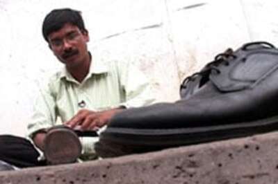 Meet this MBA student who polishes shoes as well