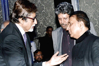 Big B calls Sunil Gavaskar great son of India