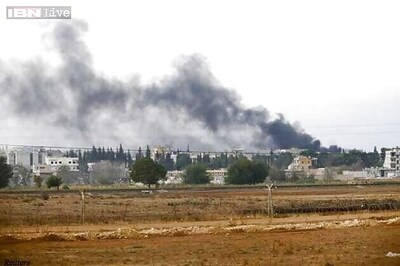 Ramped up air strikes stall Islamic State advance on Syrian town