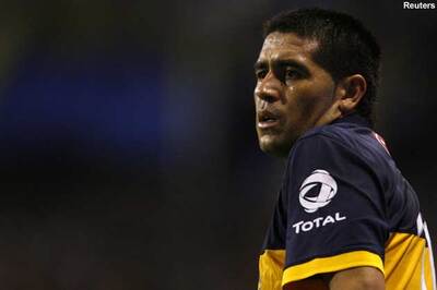 Riquelme signs four-year contract with Boca