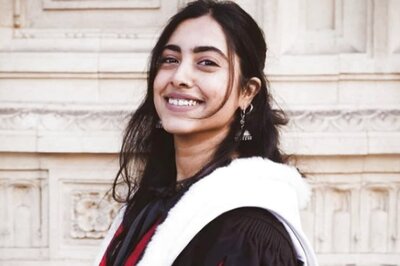 Marathi Actress Sakhi Gokhale Receives Master's Degree On Women’s Day