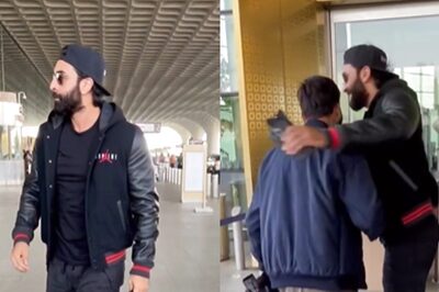 Ranbir Kapoor Hugs Paparazzo As He Impresses Actor With The Hook Step Of Pyaar Hota Kayi Baar Hai; Watch