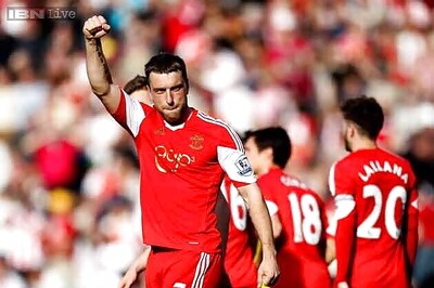 Rickie Lambert signs for Liverpool from Southampton