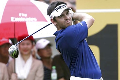 Oosthuizen wins Malaysian Open in play-off