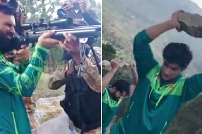 'Just Pakistan Things': Video of Cricket Team's Army-style Training Sparks Hilarious Memes