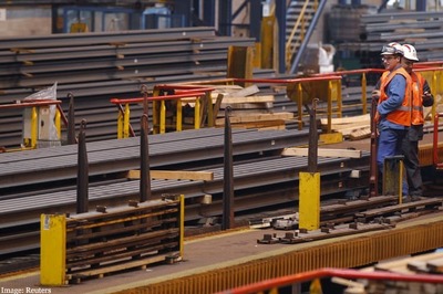 Steel prices may stay under pressure in FY16: Moody's