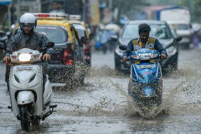 Cyclone Ockhi Fallout: Mumbai Witnesses Spell of Hailstorm, Schools and Colleges Closed  as Precautionary Measure