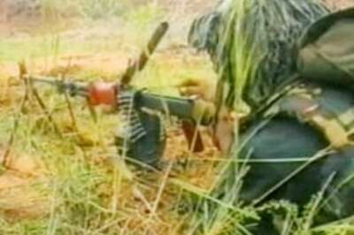 SL war rages, army hunts for rebels