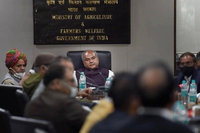 Farmers' Group in Support of New Laws Meets Agri Minister Tomar, Threatens to Protest if Repealed