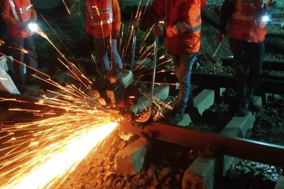 Central Railway’s 36-hour Mega Block Begins, 350 Mumbai Local Services and 117 Long-distance Trains to be Affected; Check Details