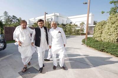 In Mission to Unite Political Parties Against BJP, Sharad Yadav's First Stop is Akhilesh Yadav