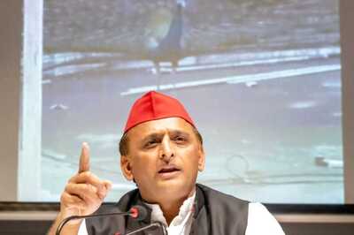 CM Yogi Should Tell How Many Cases Pending Against Him Withdrawn, if They Related to Riots: Akhilesh Yadav