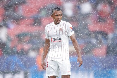 Aston Villa Agree to Sign Defender Diego Carlos from Sevilla