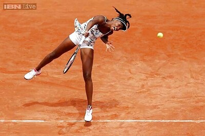 Venus Williams reaches 2nd round at French Open