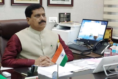 Karnataka CM Yediyurappa, HD Deve Gowda Condole Death of MoS Railways Suresh Angadi