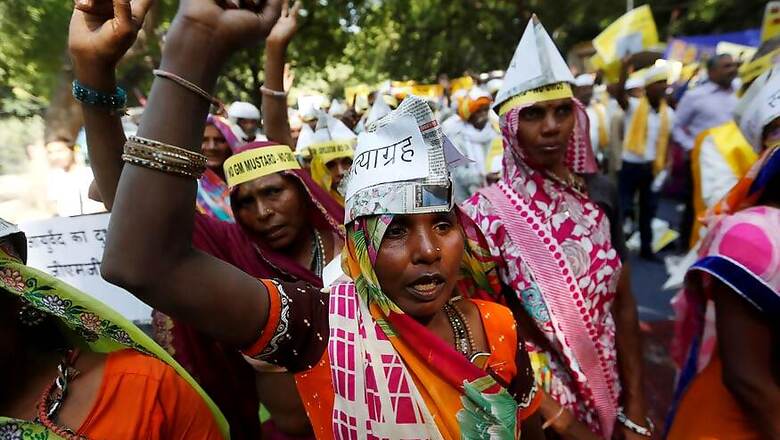 Maharashtra Farmers' Protest: Short Supply Hits Prices, Anna Mediates, CM Unmoved