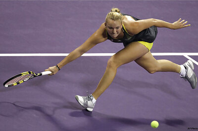 Wozniacki beats Cibulkova to make Kremlin semis