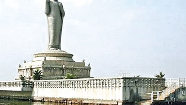 Hyderabad: Statues in Hussain Sagar to be fished out