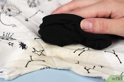 11 Ways to Remove Deodorant Stains from Shirts Quickly