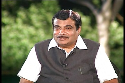 Nitin Gadkari Flags off India’s First Taxi Ambulance Services