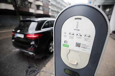 German Minister to Carmakers: Invest in Electric Cars or Lose Out