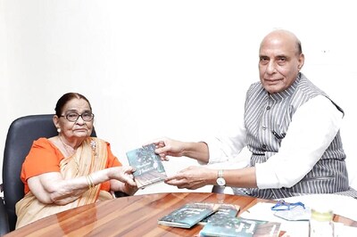 Rajnath Singh Launches Book ‘A Bouquet of Flowers’ by Author Dr Krishna Sakshena