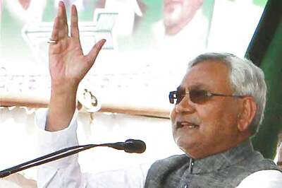 Nitish Kumar calls on secular parties to battle 'communal forces'