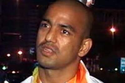 Akhil in boxing quarter-finals, India eye another medal