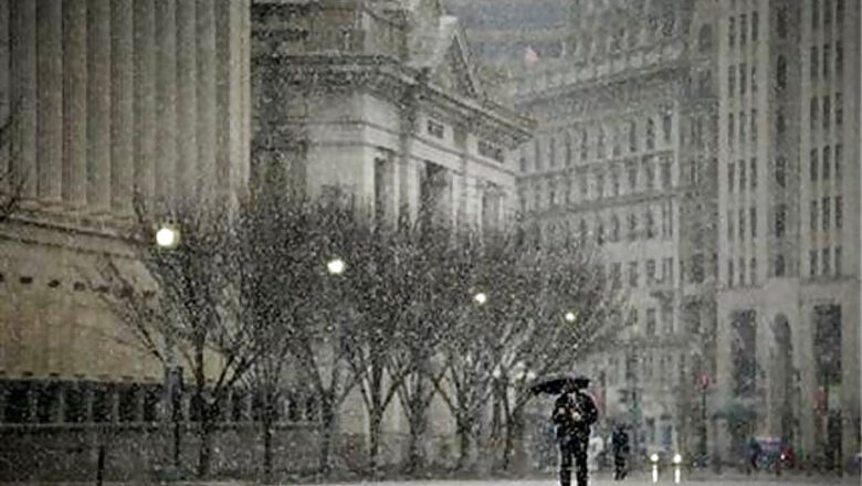 US: Storm strikes Mid-Atlantic; 250000 without power