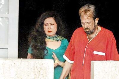 Rajesh Khanna's live-in partner won't move out