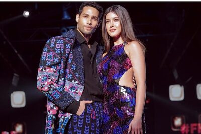 Shanaya Kapoor Makes Her Ramp Debut with Siddhant Chaturvedi at Manish Malhotra's Show at FDCIxLFW