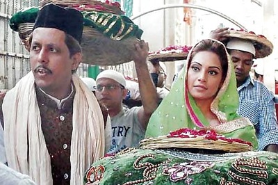 Snapshot: Bipasha Basu spotted at Ajmer Sharif