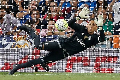 Keylor Navas delighted to still be at Real Madrid, says coach Benitez