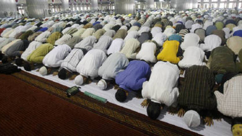 Violence in Lucknow over theft of religious books