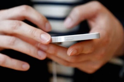 Covid-19: UP Govt Hands Over Smartphones to 1.23 Lakh Anganwadi Workers
