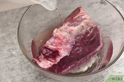 How to Brown a Roast for Cooking in a Crockpot