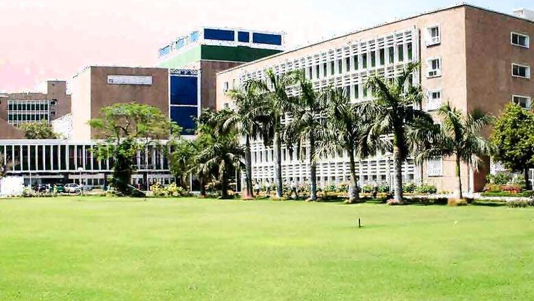 Resident Doctors at AIIMS to Go Hungry But Continue Working