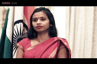 Khurshid meets US Secretary of State, takes up Khobragade issue