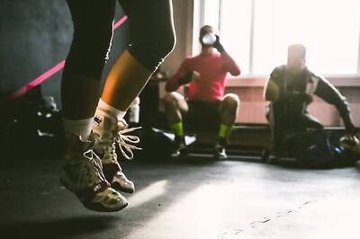 EMOM Workouts: Benefits, Side Effects and How to do Them Right