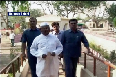 Swaraj Abhiyan gets support from Anna Hazare against the land bill