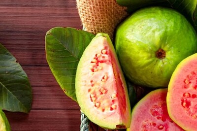 Improving Digestion To Boosting Immunity, 5 Reasons To Eat Guavas Daily