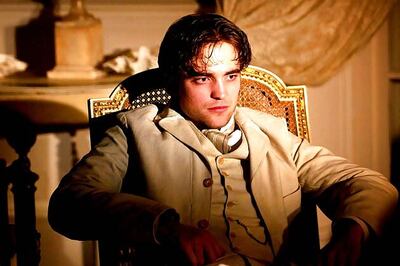 Robert Pattinson spotted with mystery woman