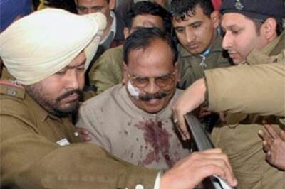 Man who attacked Ruchika's molestor gets bail