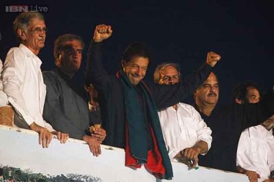 Islamabad turmoil: Imran Khan vows to storm PM house, Qadri calls for encircling Parliament